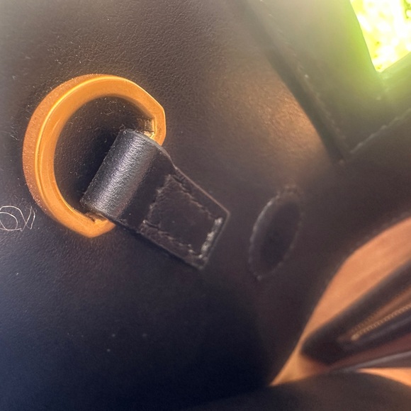 MCM Aren Medium Embossed Leather Tote Black NWT - Picture 9 of 16